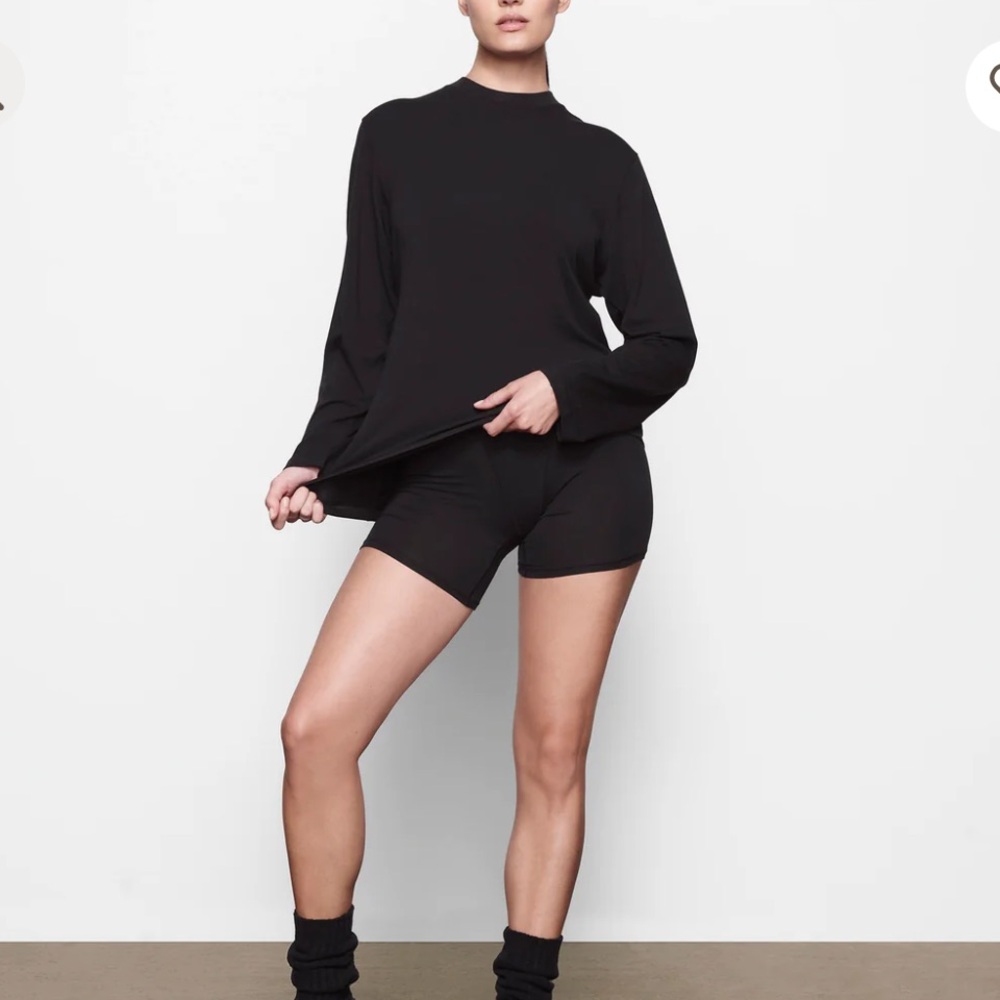 NWT Skims Boyfriend Long Sleeved Tee Shirt Top new black xs